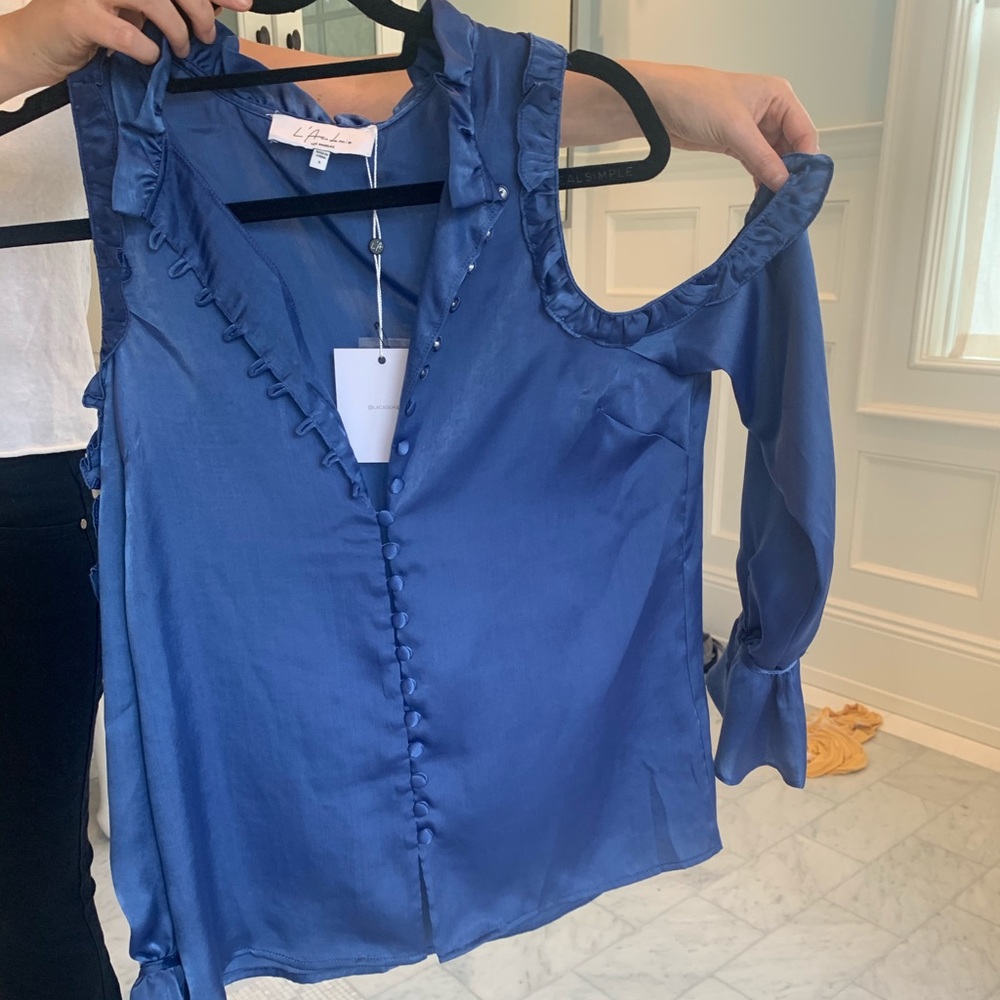 cut-out shoulder, long sleeve, blue top
